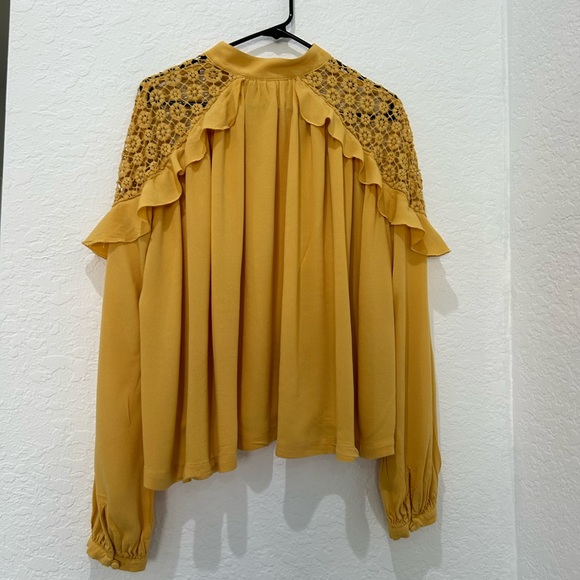 Free People Tops - 🔥PRICE⬇️ FREE PEOPLE • Yellow/Gold • Women’s Long Sleeve Blouse • size M •